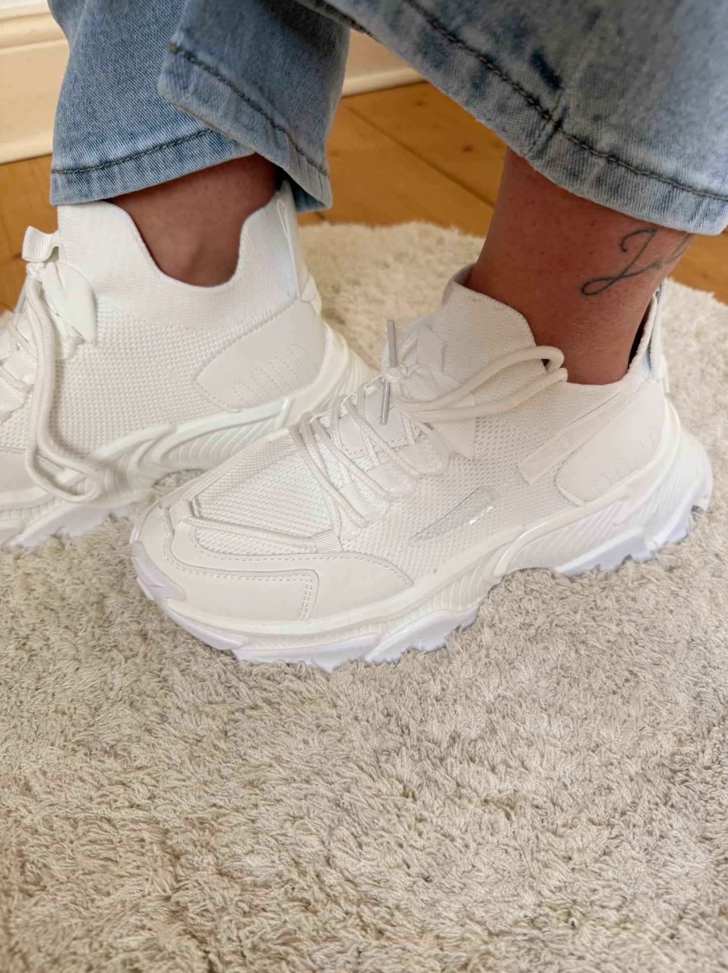 Sneaker in white