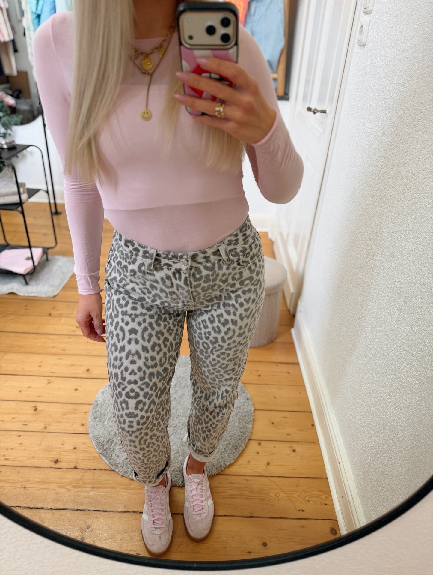 Mom jeans in grau Leo