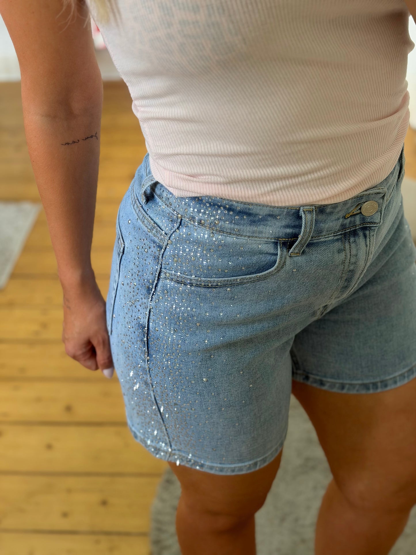 Jeans Shorts mit Strass
