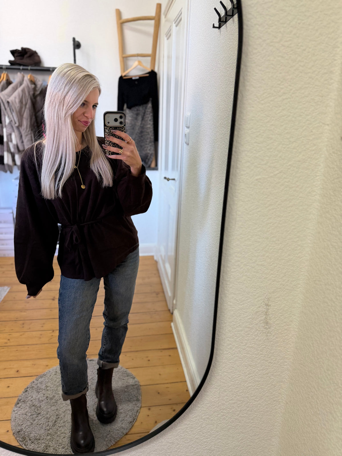 Pullover mit Schößchen