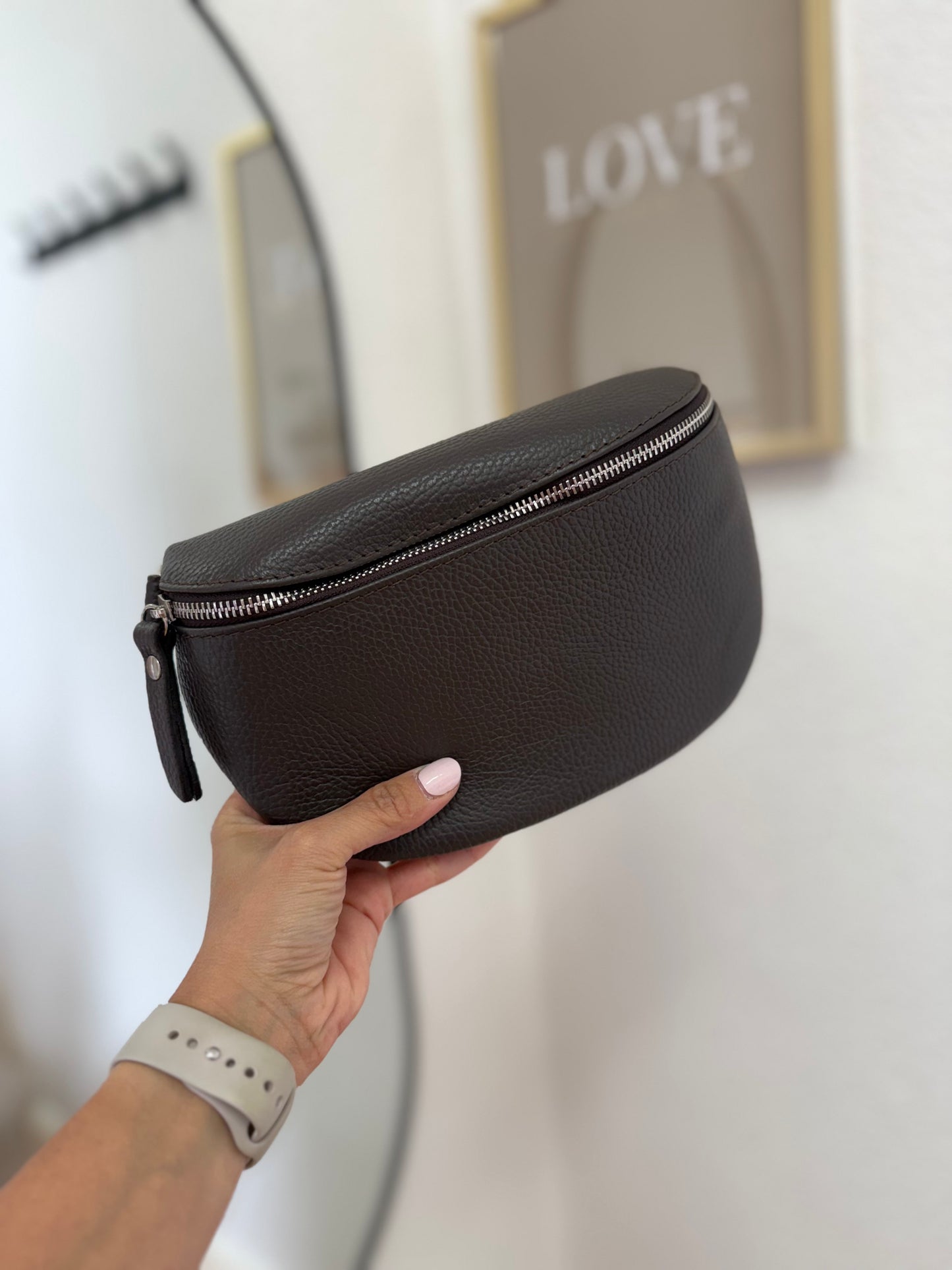 Crossbody Tasche mit silbernen Ösen