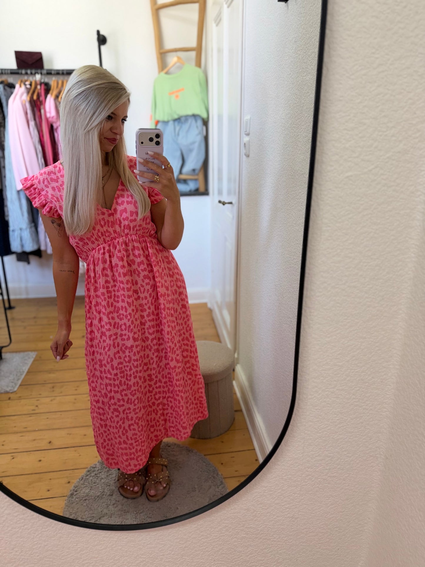 Musselin Kleid in pinken Leoprint