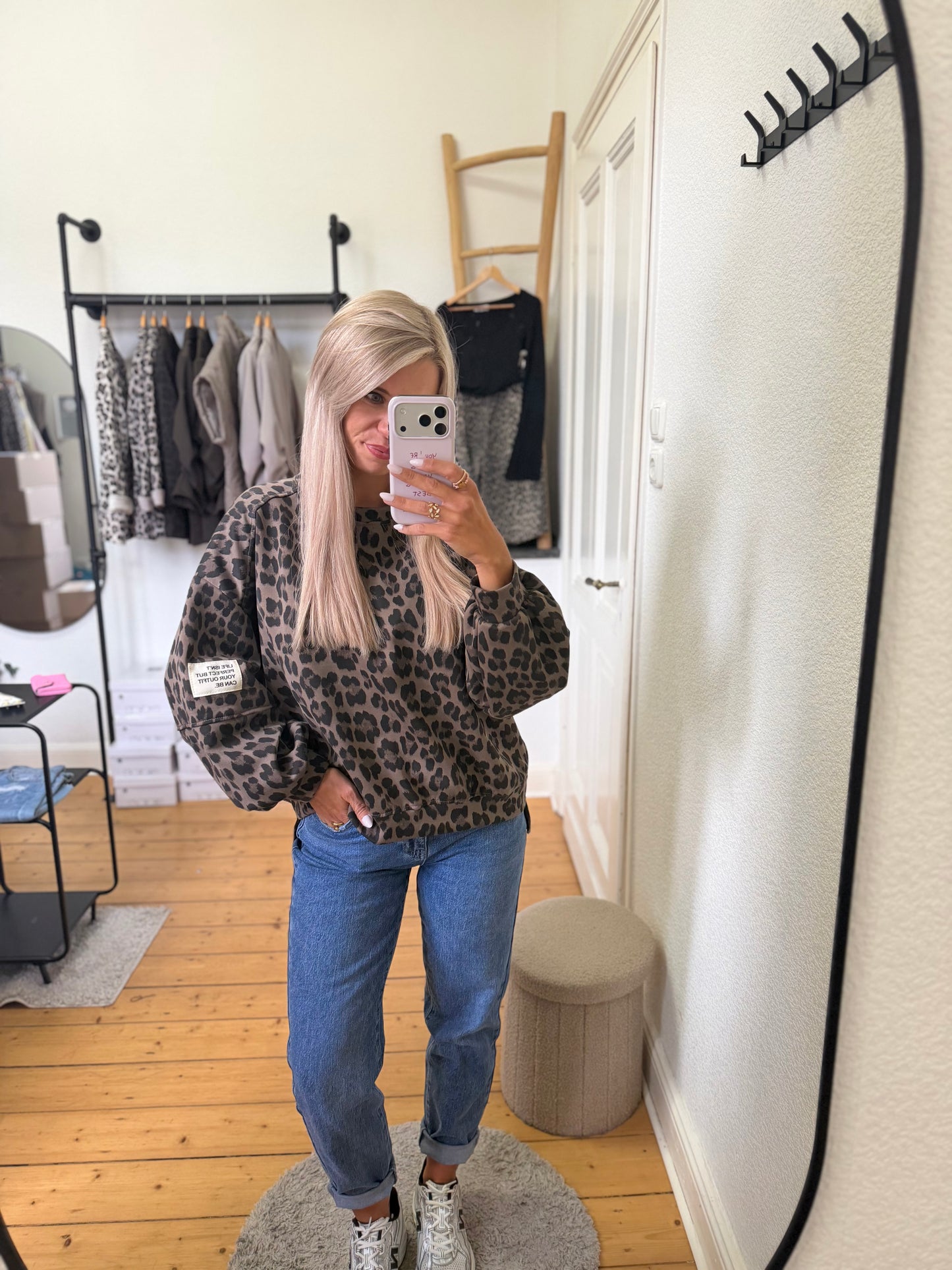 Leoprint sweater „life“