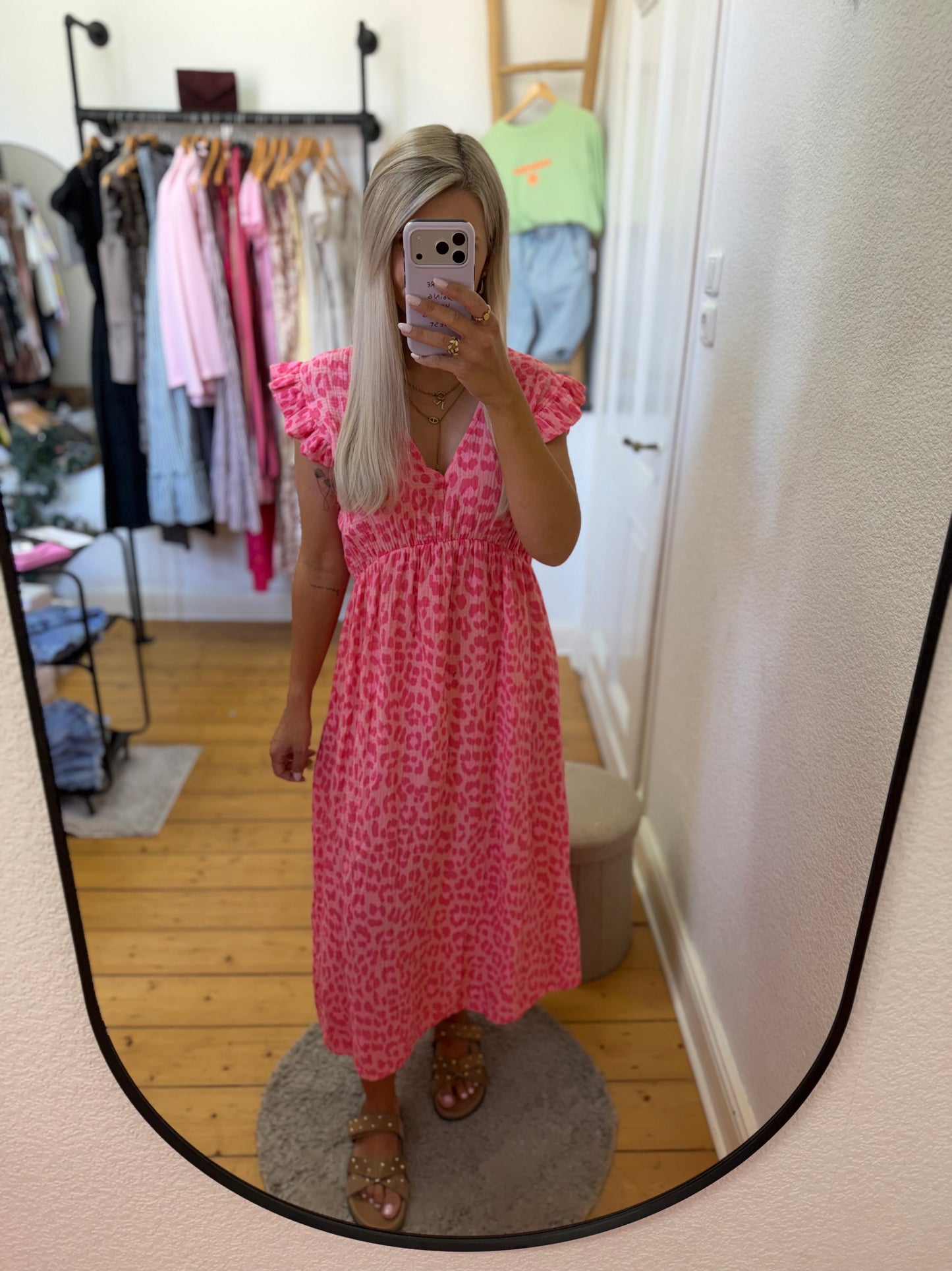 Musselin Kleid in pinken Leoprint