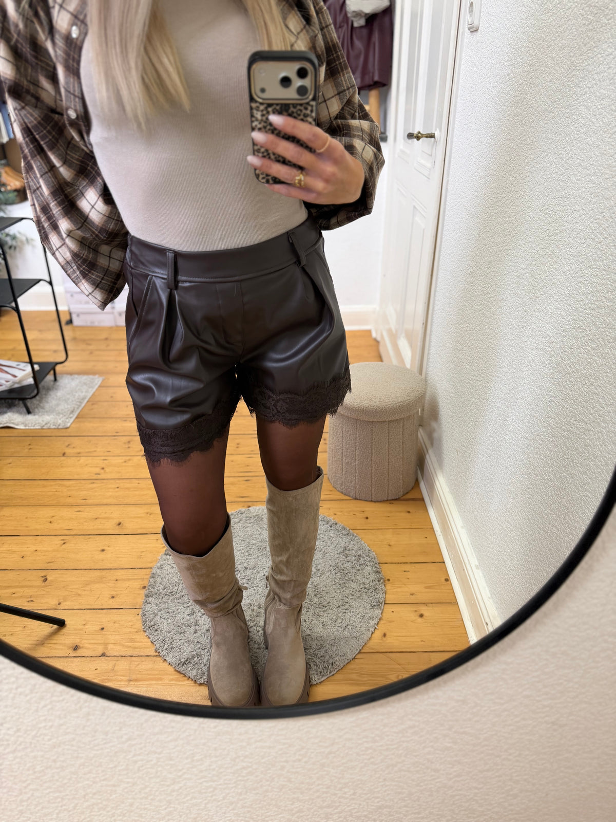 Leder Shorts mit spitze