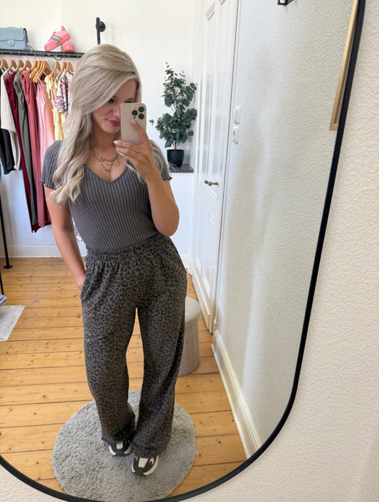 Stoffhose Leoprint