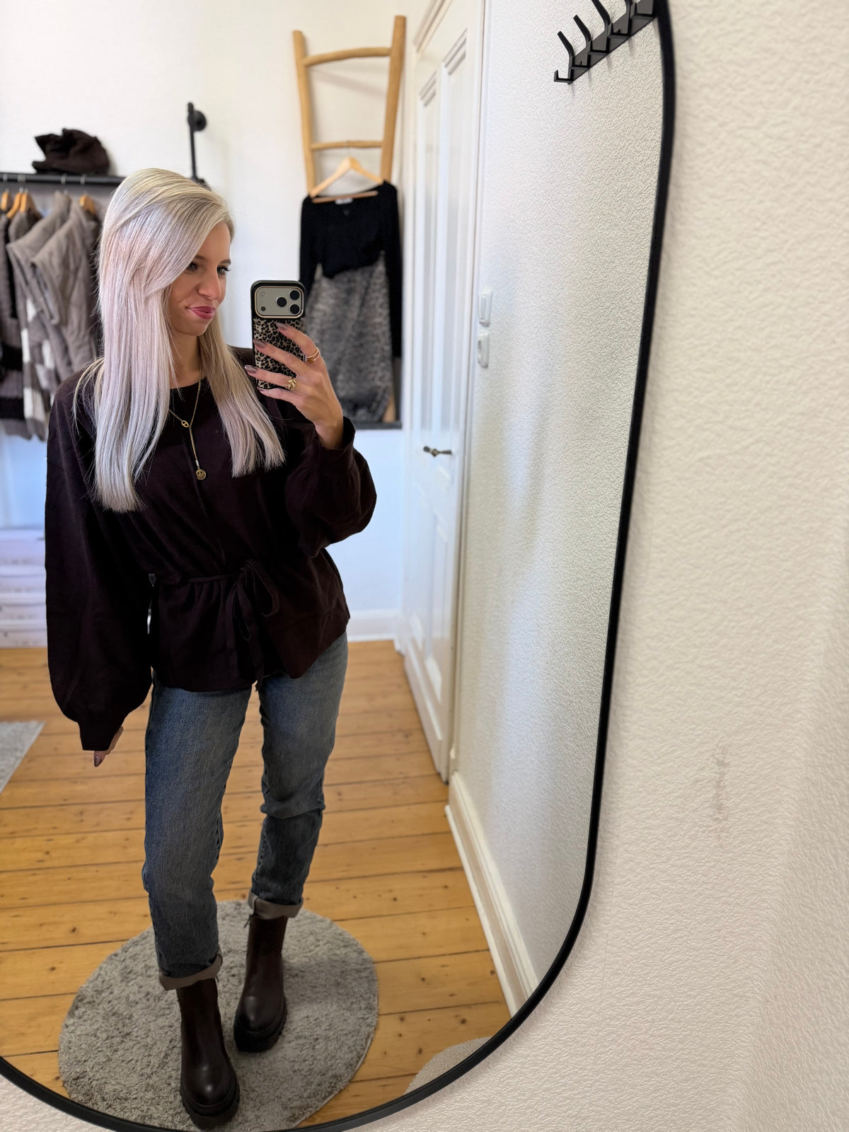 Pullover mit Schößchen